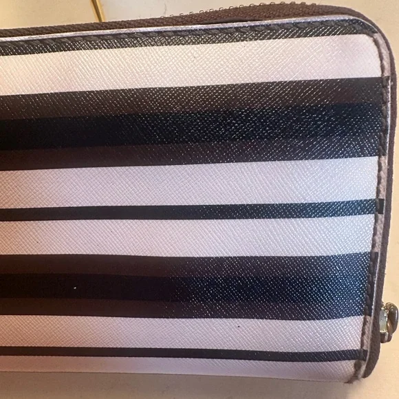 Tory Burch large zip around wallet. - Picture 8 of 12